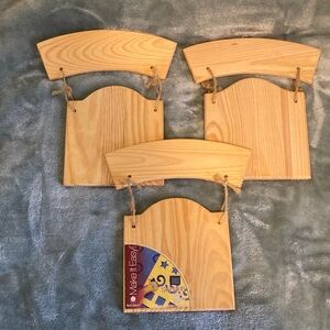 Set of 3 Natural Wood Wall Decor Set Hanging Innkeeper Sign